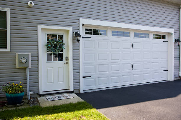 24/7 Emergency Garage Door Panel Replacement experts in Rancho Mirage, CA
